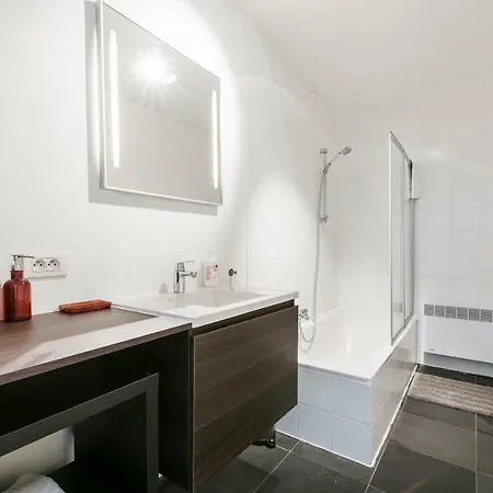 Classy In Center With Large Balcony Appartement Gent