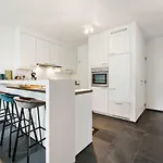 Апартаменти Classy In Center With Large Balcony Гент