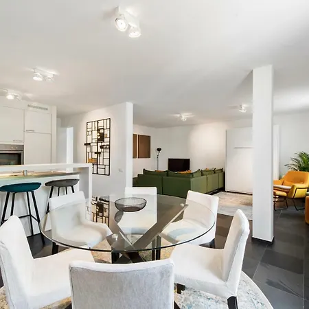 Classy In Center With Large Balcony דירה